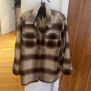 Bb Dakota fall shacket.  Brown and beige size large.